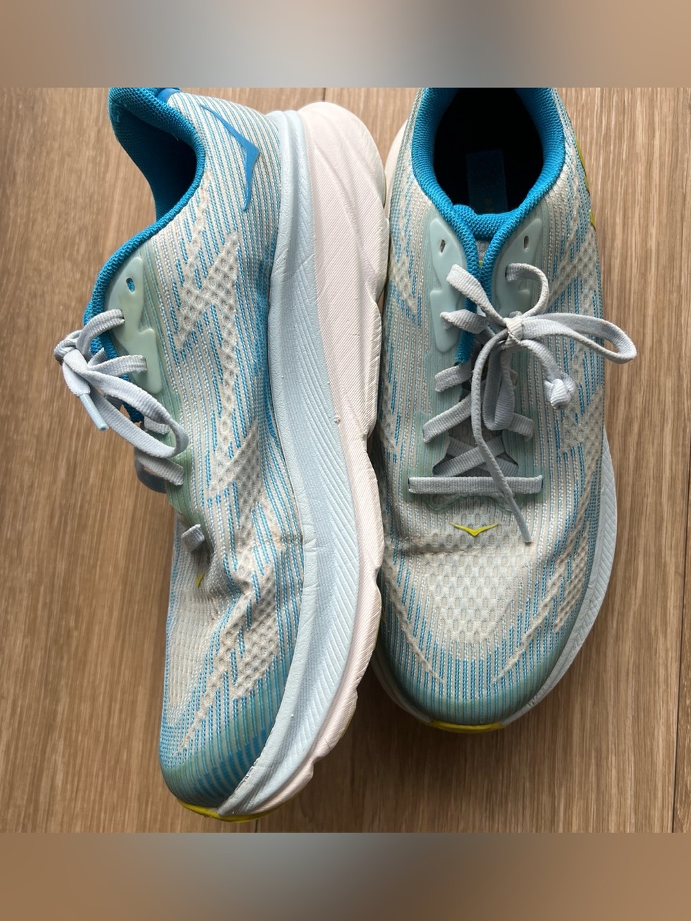 Hoka One One Clifton 6 aqua blue trainers size 6.5MD
#running #trailrunning - Picture 3 of 6